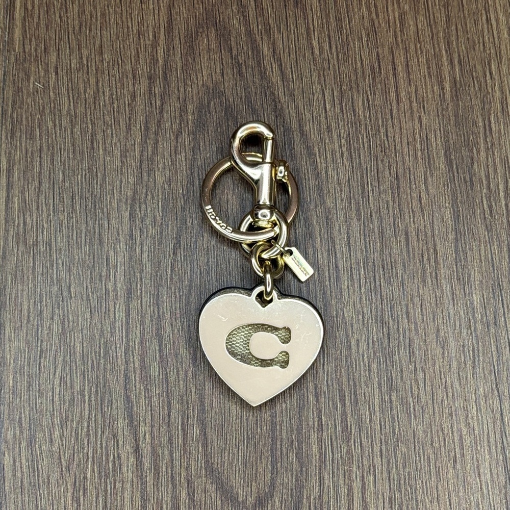 Coach 91478 Signature Heart Keychain Bag Charm Gold C Logo Y2K Vintage